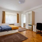 Budapest Family Apartment With Free Parking