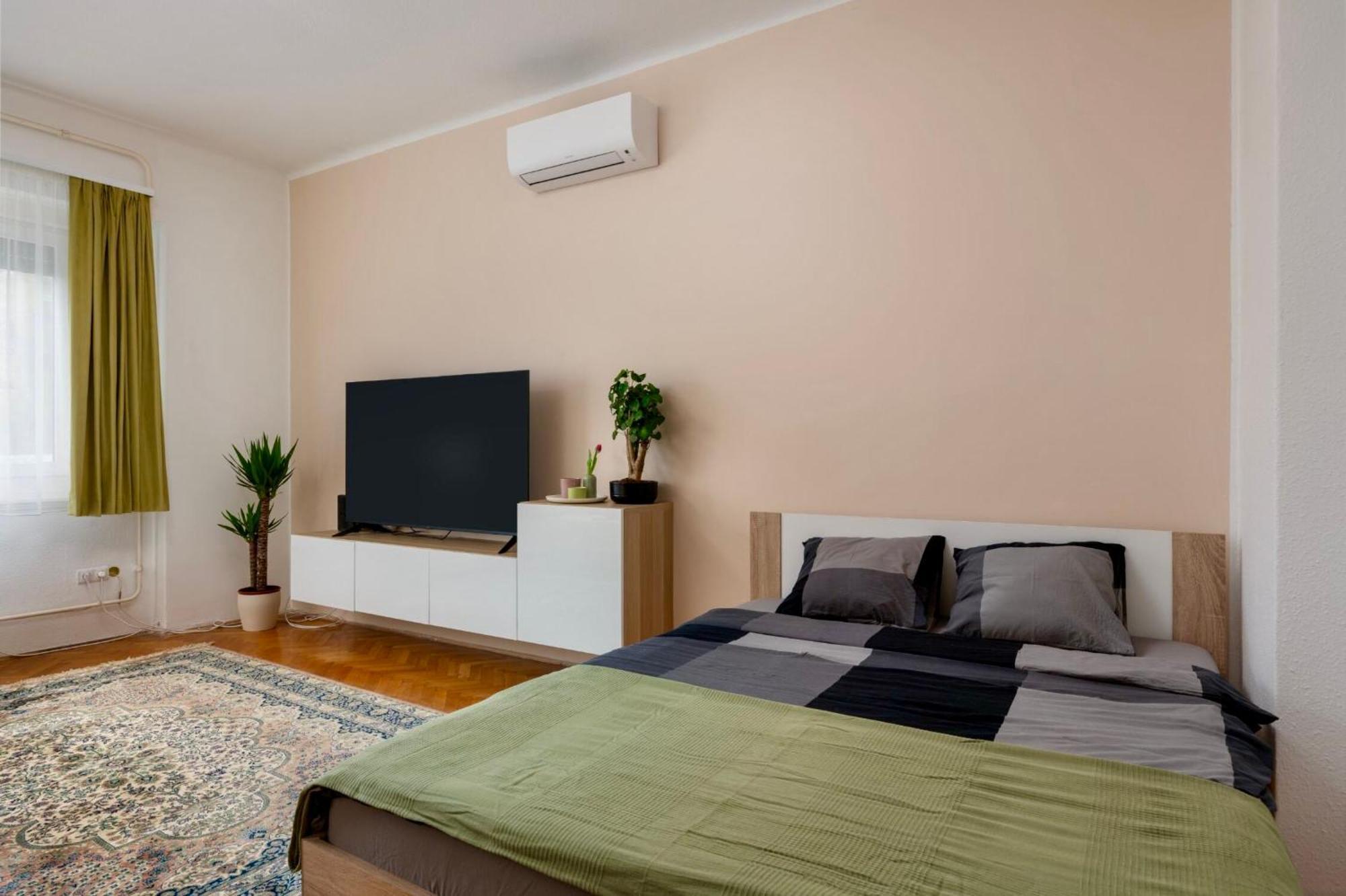 Family With Free Parking Apartment Budapest